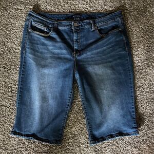 Women’s size 16 Bandolino Riley Bermuda Jean Shorts Denim